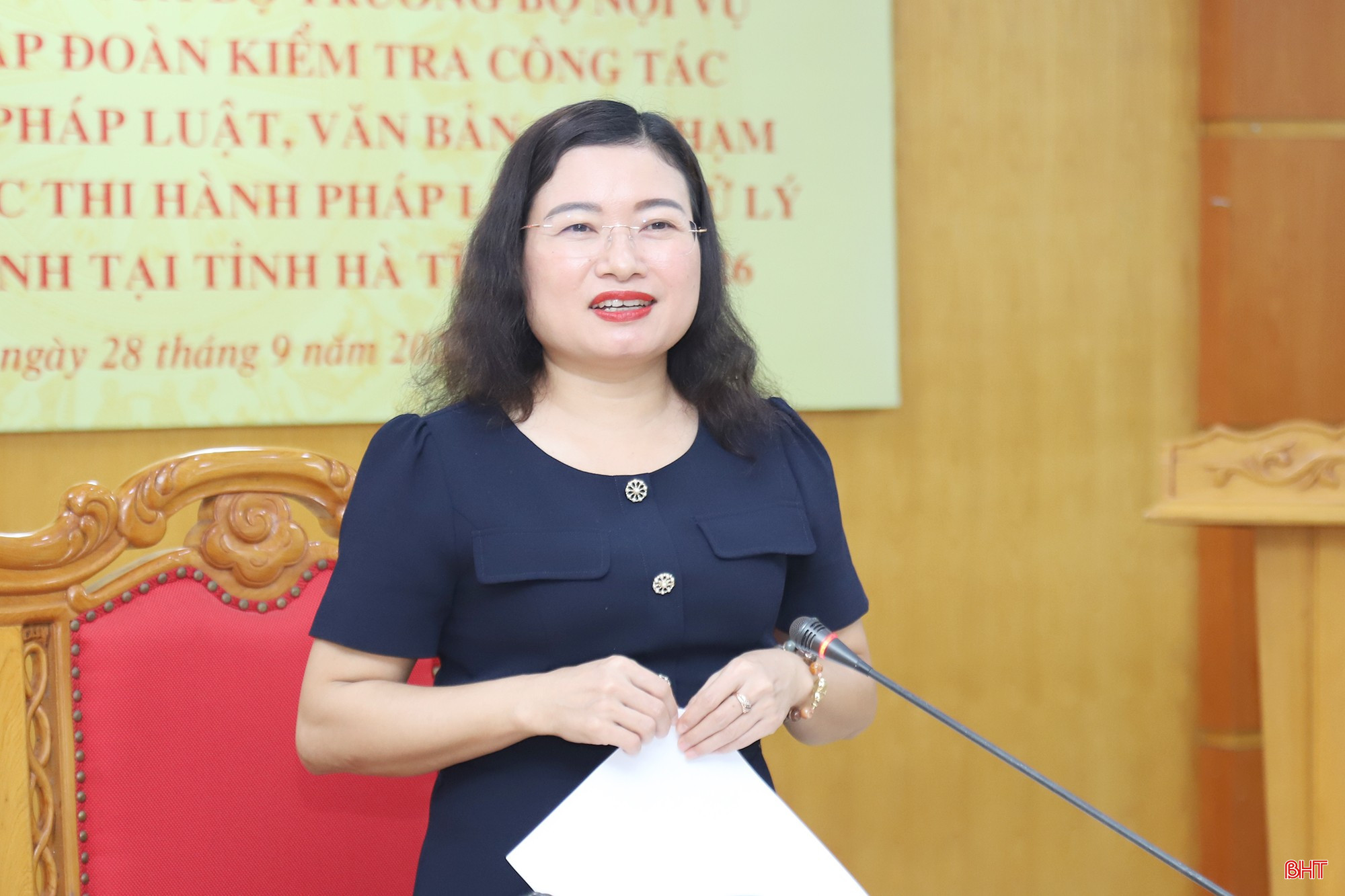 Đồng chí Nguyễn Thị Nguyệt - Phó Chủ tịch UBND tỉnh phát biểu tại hội nghị.