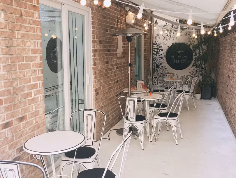 Quán cà phê đánh lừa thị giác độc đáo ở Hàn Quốc