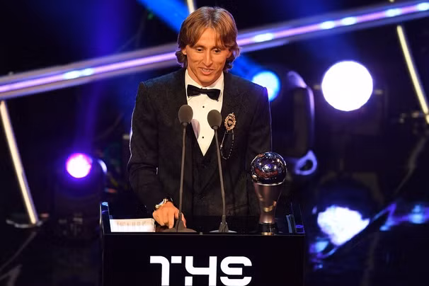 Đánh bại Ronaldo, Modric lần đầu đoạt giải FIFA The Best dành cho cầu thủ xuất sắc nhất