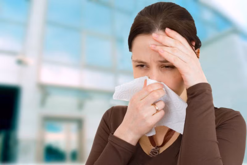 Vì sao dễ ốm khi chuyển mùa?