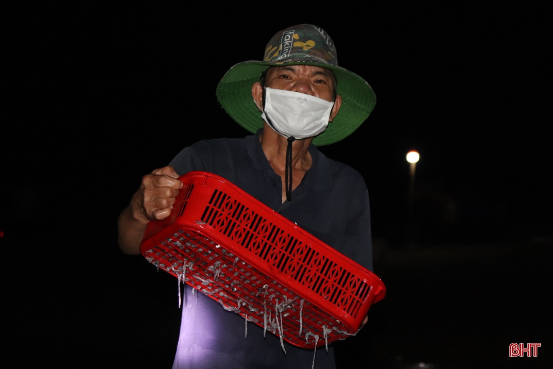 Về Hà Tĩnh đừng quên ghé chợ cá Cồn Gò!