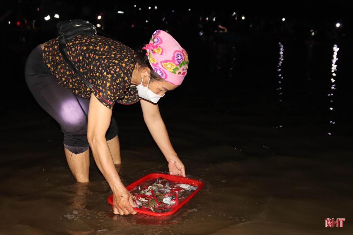 Về Hà Tĩnh đừng quên ghé chợ cá Cồn Gò!
