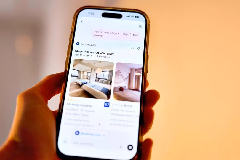 Ứng dụng ChatGPT trên iPhone. Ảnh: Bloomberg.