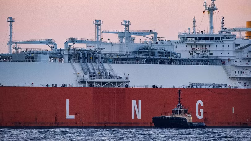 Một tàu chở khí tự nhiên hóa lỏng (LNG) cập cảng tại Đức. Ảnh: dpa