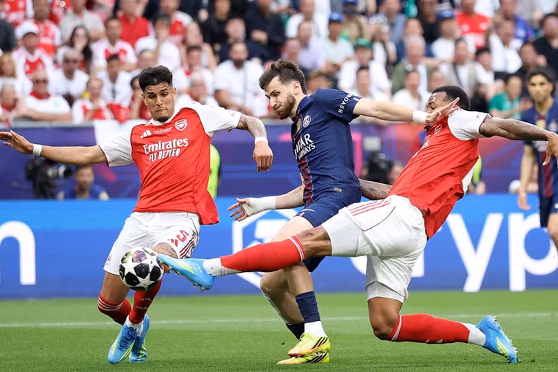 psg-vs-arsenal-3-23170777.jpg