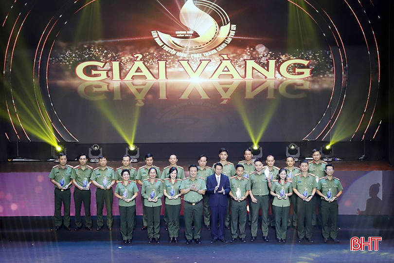 cac-tac-gia-nhan-giai-vang-4433-1002.jpg