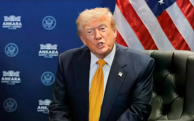 Tổng thống Trump ca ngợi hành khách giành lại quyền kiểm soát phi cơ. Ảnh: Reuters.
