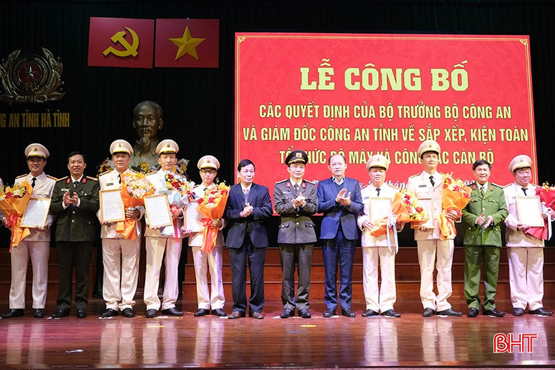 bqbht_br_trao-cac-quyet-dinh-bo-tri-dieu-dong-lanh-dao-cap-phong-cong-an-cap-huyen-1.jpg