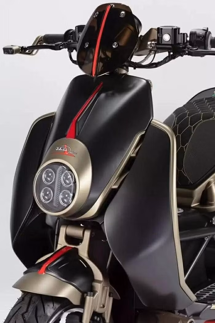 Ngoại hình của Italjet Roadster 400 Limited Edition được xây dựng theo phong cách tương lai.