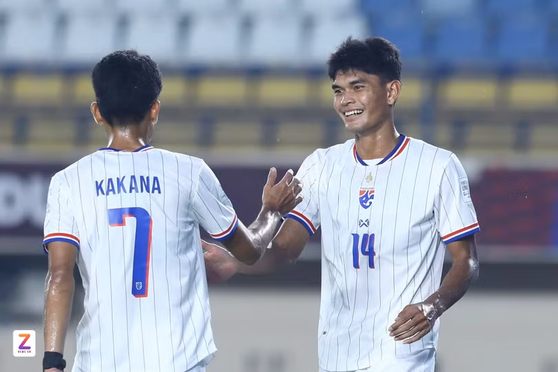 Khán đài trống vắng tại FIFA ASEAN Cup.
