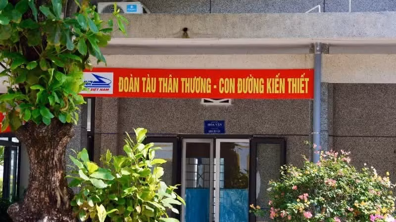 Một trong những khẩu hiệu thân quen của ngành đường sắt.