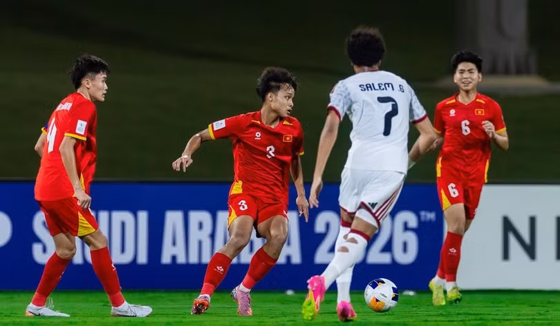 Thầy trò HLV Cristiano Roland ghi dấu ấn lịch sử. Ảnh: TAFC.