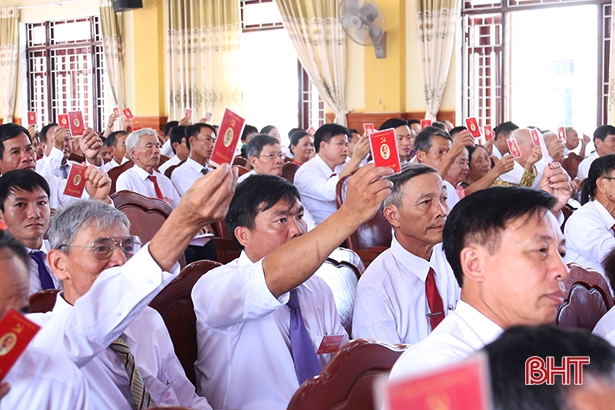 Bầu 39 đồng chí vào Ban chấp hành Đảng bộ huyện Hương Sơn nhiệm kỳ 2020 - 2025