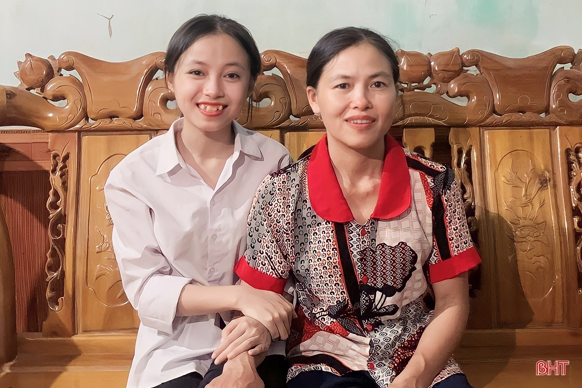 Gặp gỡ 2 thí sinh giành điểm 10 duy nhất môn Hóa học và Vật lý của Hà Tĩnh
