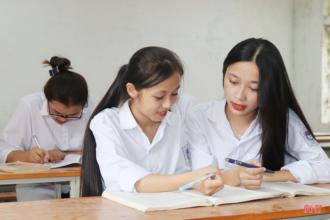 Gặp gỡ 2 thí sinh giành điểm 10 duy nhất môn Hóa học và Vật lý của Hà Tĩnh
