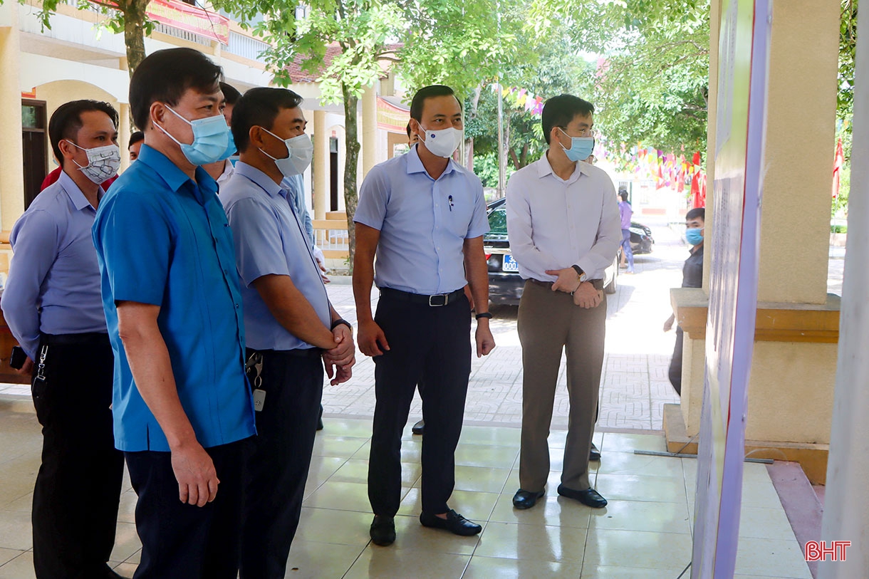 Phát huy sở trường và kinh nghiệm công tác, thực hiện tốt vai trò của người đại biểu nhân dân