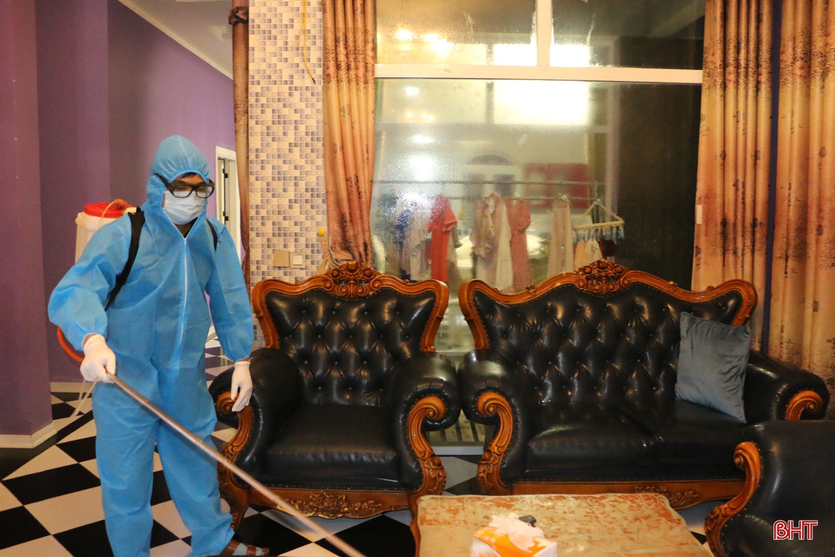 “Chiến sỹ áo trắng” bền bỉ trong cuộc chiến với Covid-19 (Bài 1): Những đêm trắng ở CDC Hà Tĩnh