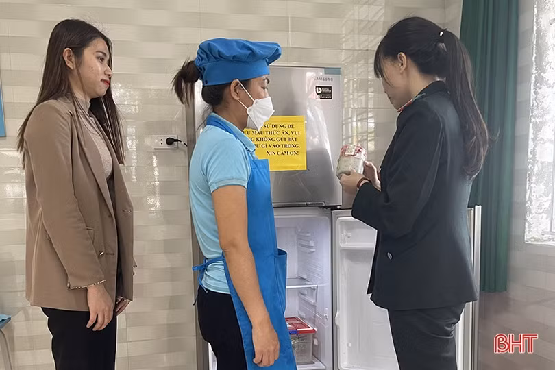 Tăng cường quản lý an toàn thực phẩm tại bếp ăn tập thể ở Hà Tĩnh