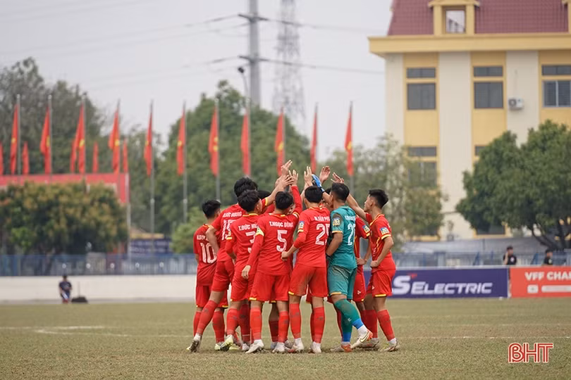 U17 Hồng Lĩnh Hà Tĩnh vẫn còn cơ hội 