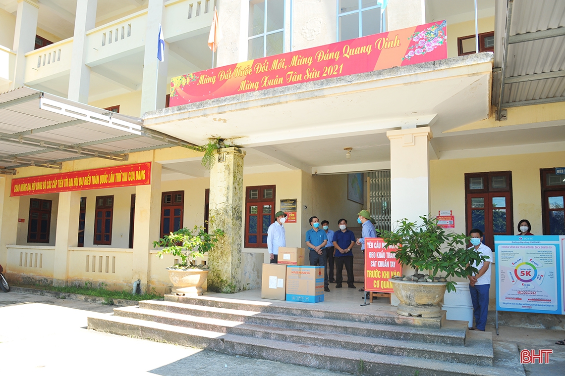 Căn cứ tình hình thực tiễn để xây dựng giải pháp phòng, chống dịch Covid-19 phù hợp ở Hương Khê