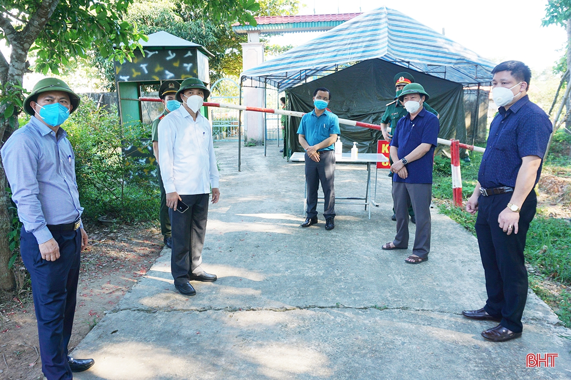 Căn cứ tình hình thực tiễn để xây dựng giải pháp phòng, chống dịch Covid-19 phù hợp ở Hương Khê