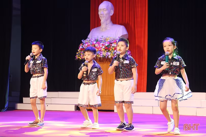 Học sinh Albert Einstein đoàn kết, yêu thương, tự tin và sáng tạo