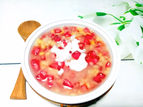 Nắng nóng, làm chè hạt lựu từ quả thanh long giòn dai giải nhiệt
