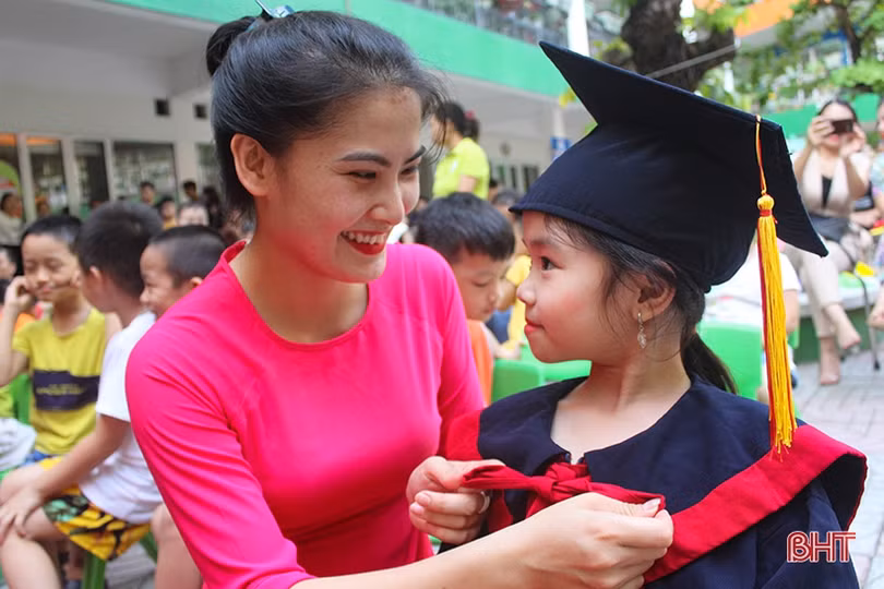“Nhớ lắm, quên sao được, trường mầm non thân yêu”...