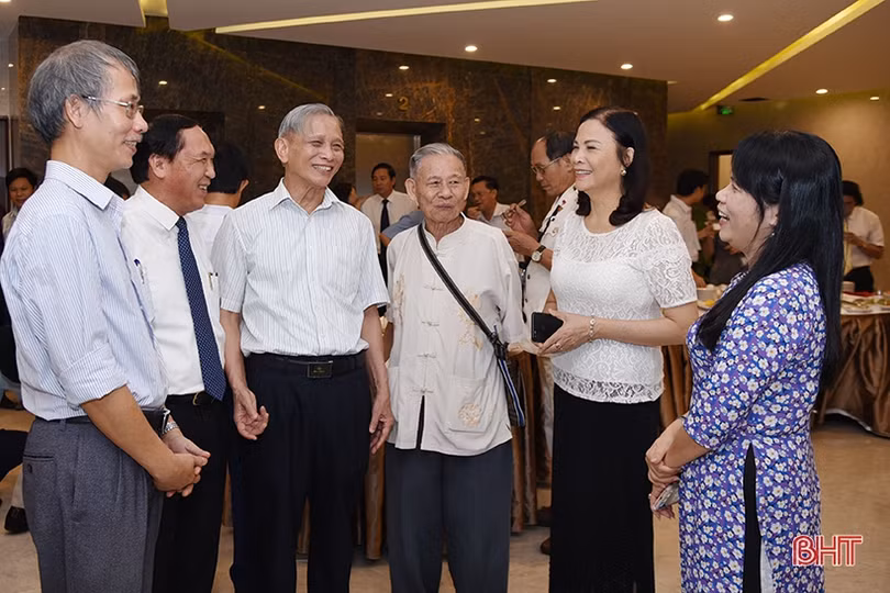 Hà Tĩnh Hội thảo “Nhà thơ, nhà văn hoá Huy Cận - những điều còn mãi”