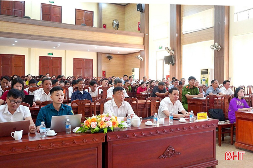 Các đại biểu tham dự hội nghị.