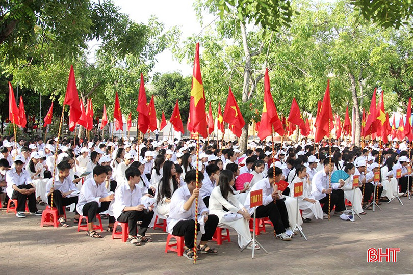 Học sinh Trường THPT Nghi Xuân tại lễ khai giảng năm học mới 2024 - 2025.