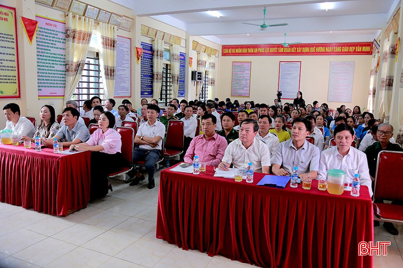 Đại biểu tham dự ngày hội.