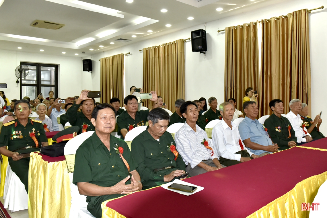 Thực hiện đầy đủ, kịp thời, công khai, minh bạch các chế độ, chính sách với người có công