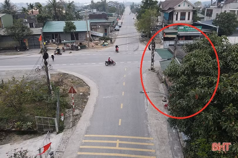Ngã tư Quán Gạc đi Hương Khê mất an toàn giao thông!