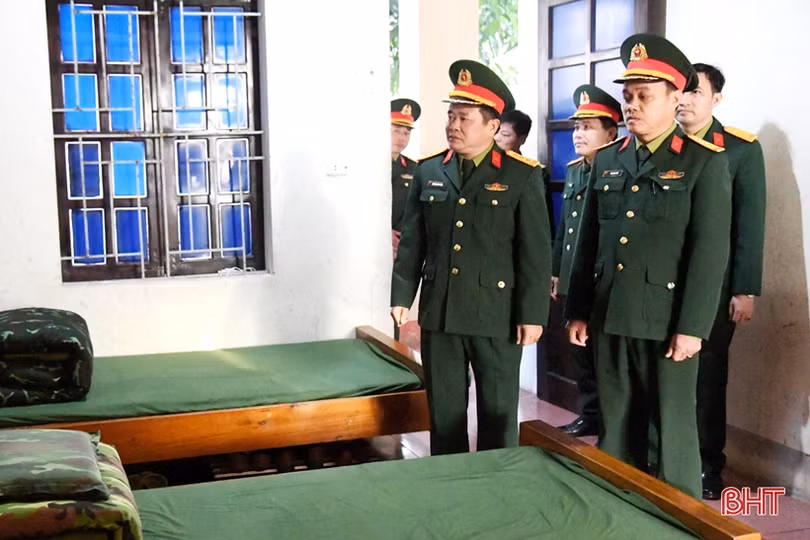 Kiểm tra toàn diện kết quả thực hiện nhiệm vụ QS-QP tại huyện Lộc Hà