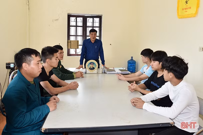 139 con em giáo dân và dân tộc thiểu số ở Hà Tĩnh hăm hở tòng quân