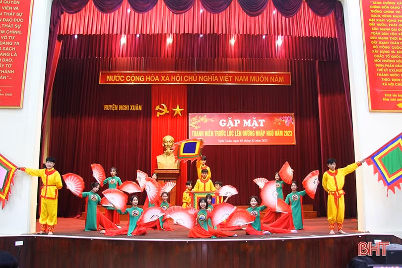 Gặp mặt động viên tân binh Nghi Xuân, Hương Sơn trước ngày nhập ngũ
