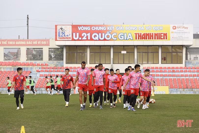 Khai màn V.League: Hồng Lĩnh Hà Tĩnh quyết giành điểm trên sân Pleiku