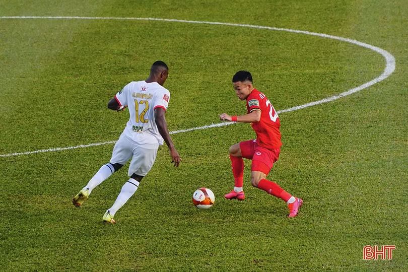 Hồng Lĩnh Hà Tĩnh cầm hòa chủ nhà HAGL trong trận ra quân V.League 2023