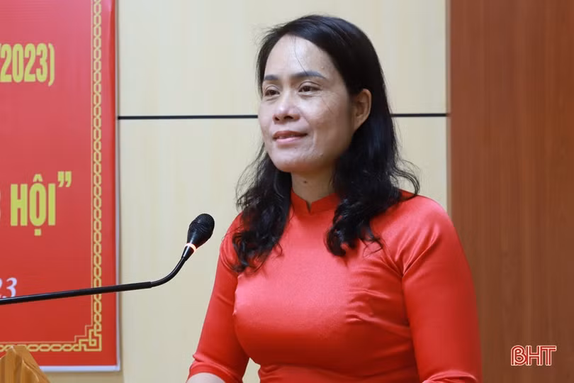 Đảng viên Hội LHPN tỉnh Hà Tĩnh bàn giải pháp đổi mới nội dung hoạt động của tổ chức hội