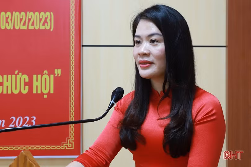 Đảng viên Hội LHPN tỉnh Hà Tĩnh bàn giải pháp đổi mới nội dung hoạt động của tổ chức hội