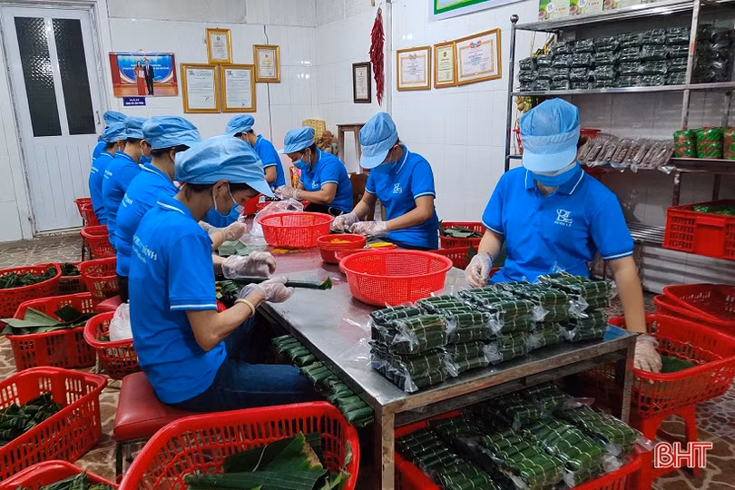 Cơ sở sản xuất OCOP Hà Tĩnh rộn ràng đơn hàng “khai xuân”