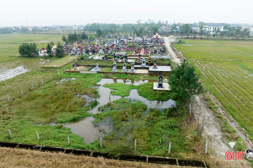 bqbht_br_anh-4-khu-vuc-dat-nong-nghiep-tiep-giap-nghia-trang-la-noi-de-xay-ra-tinh-trang-lan-chiem.jpg