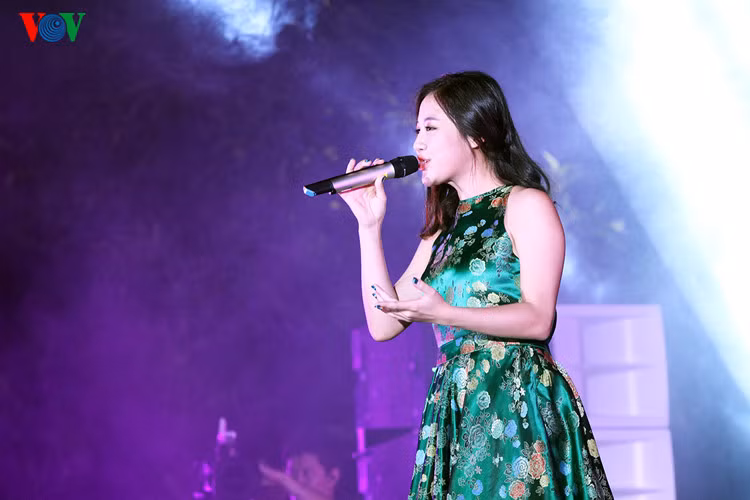mot nam ngay mat nhac si an thuyen noi nho van dong day