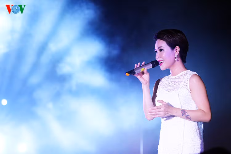 mot nam ngay mat nhac si an thuyen noi nho van dong day
