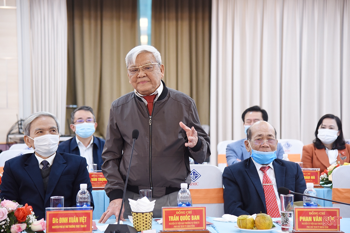 Hà Tĩnh gặp mặt các đồng chí nguyên lãnh đạo tỉnh qua các thời kỳ
