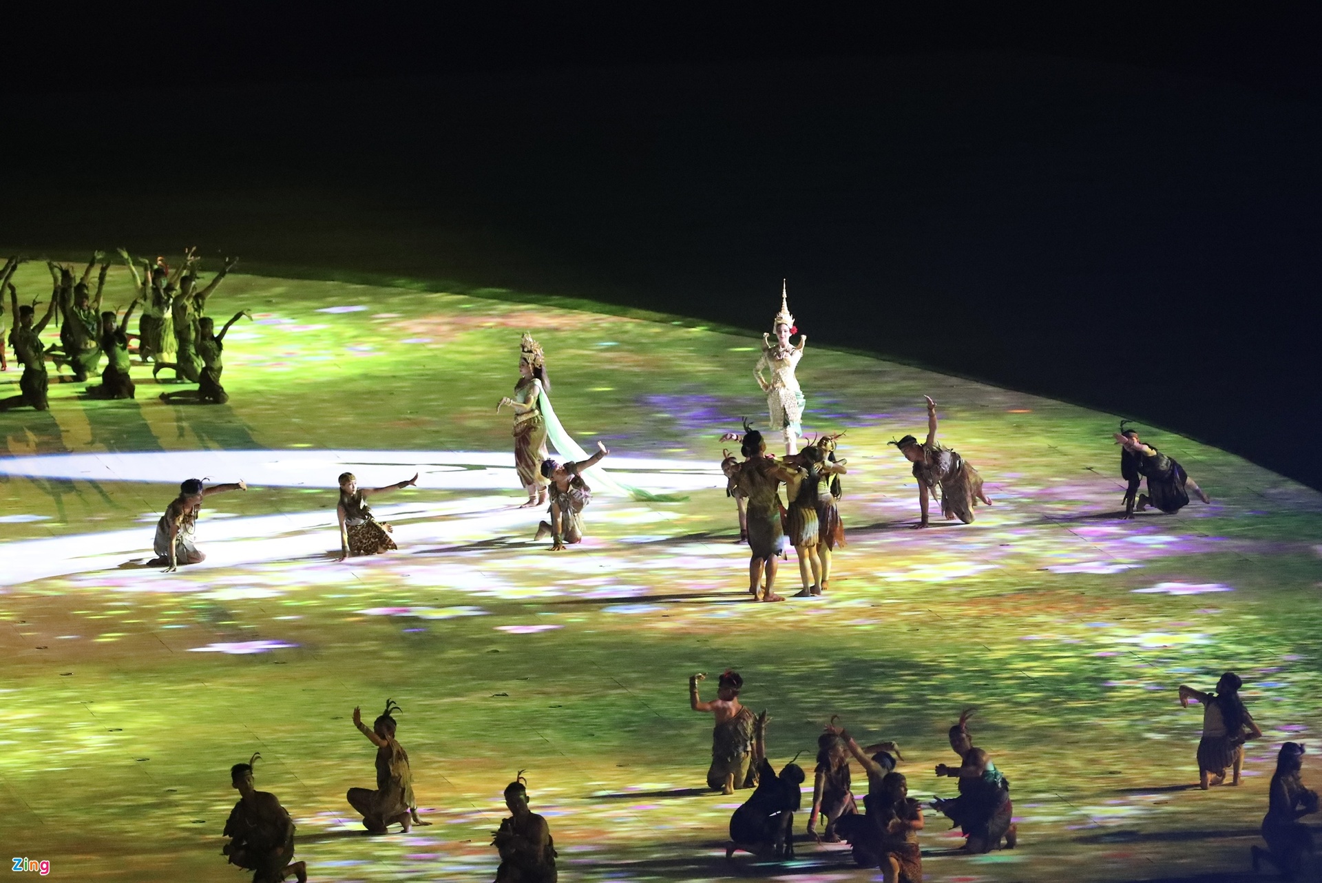 Đoàn thể thao Việt Nam được chào đón ở lễ khai mạc SEA Games 32