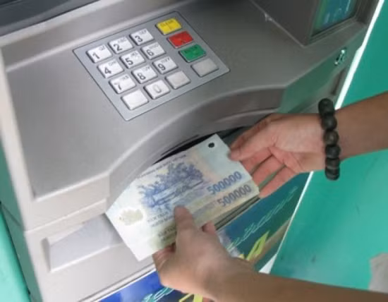 Sếp phó trung tâm thẻ ATM chiếm đoạt 7 tỷ ảnh 1