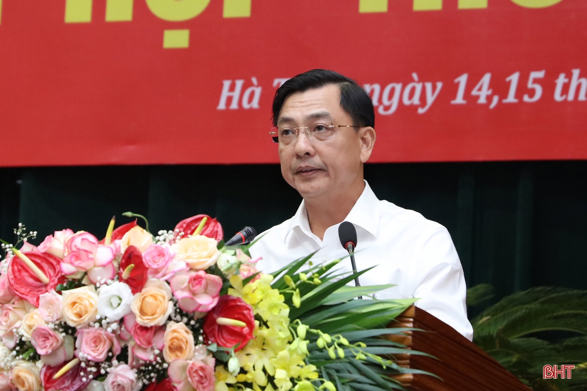 Đại biểu quan tâm tới đời sống người dân vùng dự án mỏ sắt Thạch Khê