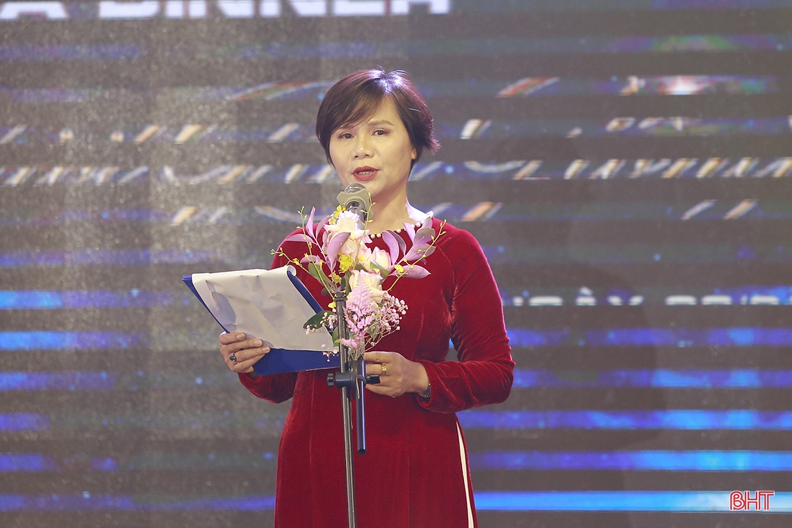 Gala dinner “Vượt qua giông bão” truyền cảm hứng, khát vọng trong doanh nhân nữ Hà Tĩnh